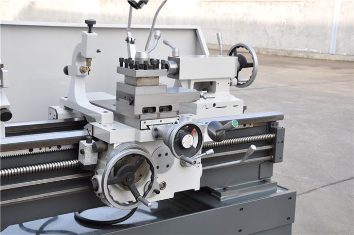 Atelier de 80 mm Utiliser la machine de tour à tour en métal C6250A